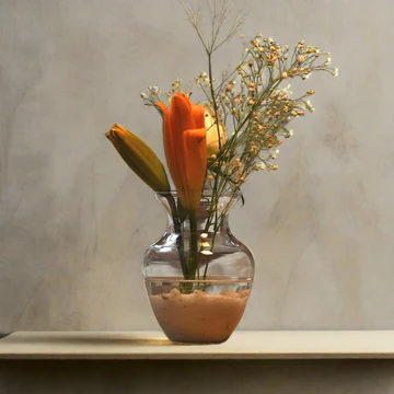 Elegant Fresh Flower Arrangement in Glass Vase