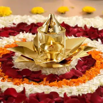 Elegant Gold Lotus Flower Tea